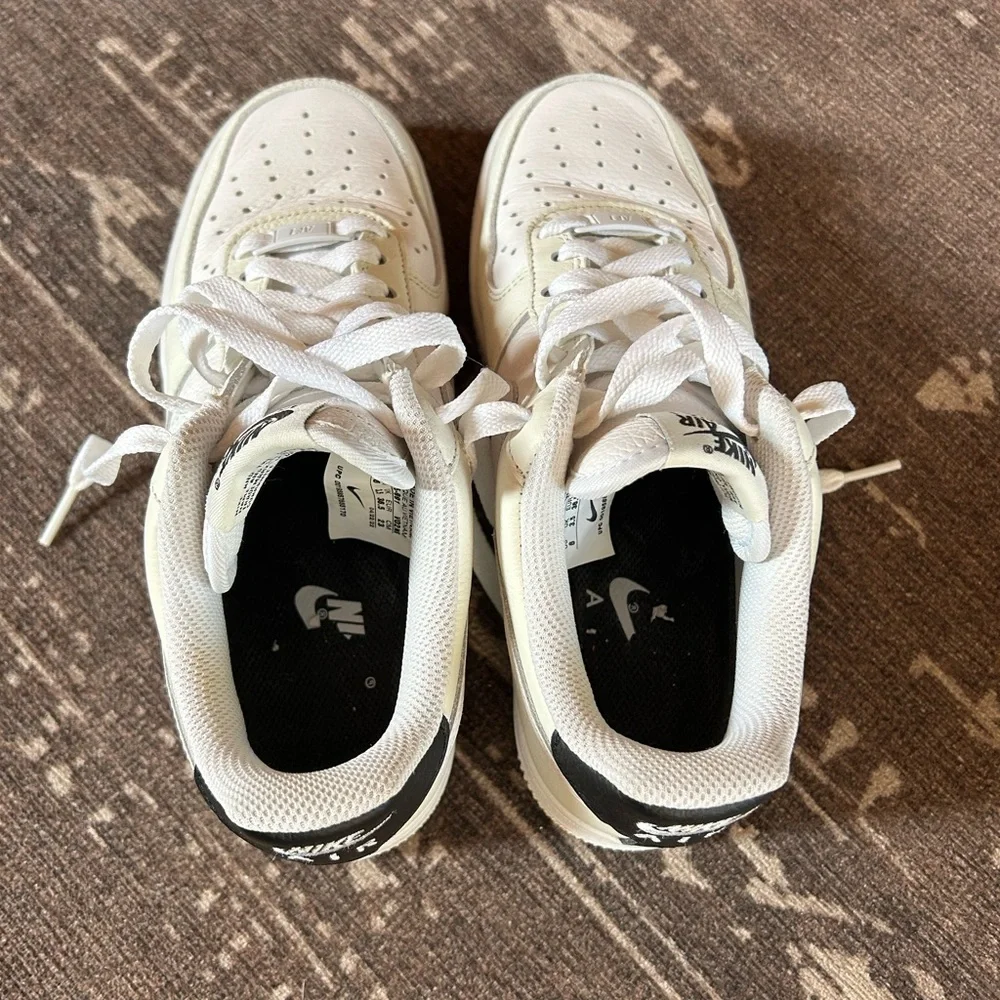 Nike Custom Air Force 1 Low White and Cream with Black Heel Tab Sz 6 - Picture 11 of 12